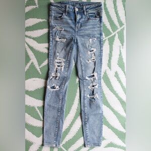 AE Distressed Next Level Stretch Jegging. Size 4 Regular.